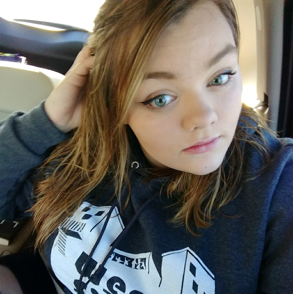 Meet your Posher, Leanna